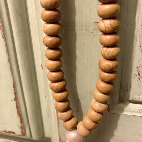 Sandalwood necklace - Picture 1 of 2